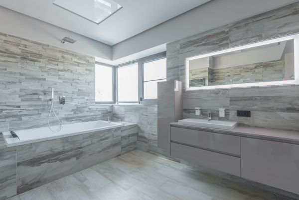 Idées pratiques pour moderniser votre salle de bains rénovée