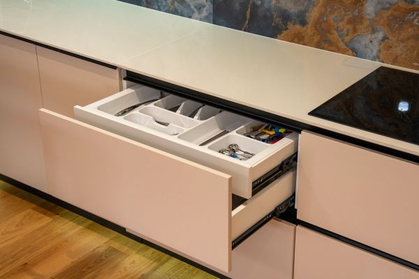 Les meilleures solutions de rangement pour une cuisine efficace