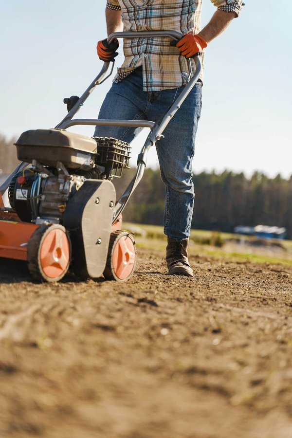 Quelle configuration pour un salon à aire ouverte favorisant une bonne circulation de l'air sans climatisation ?