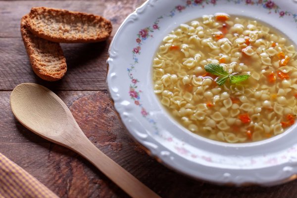 Comment fabriquer une jardinière verticale avec un système d'irrigation intégré?