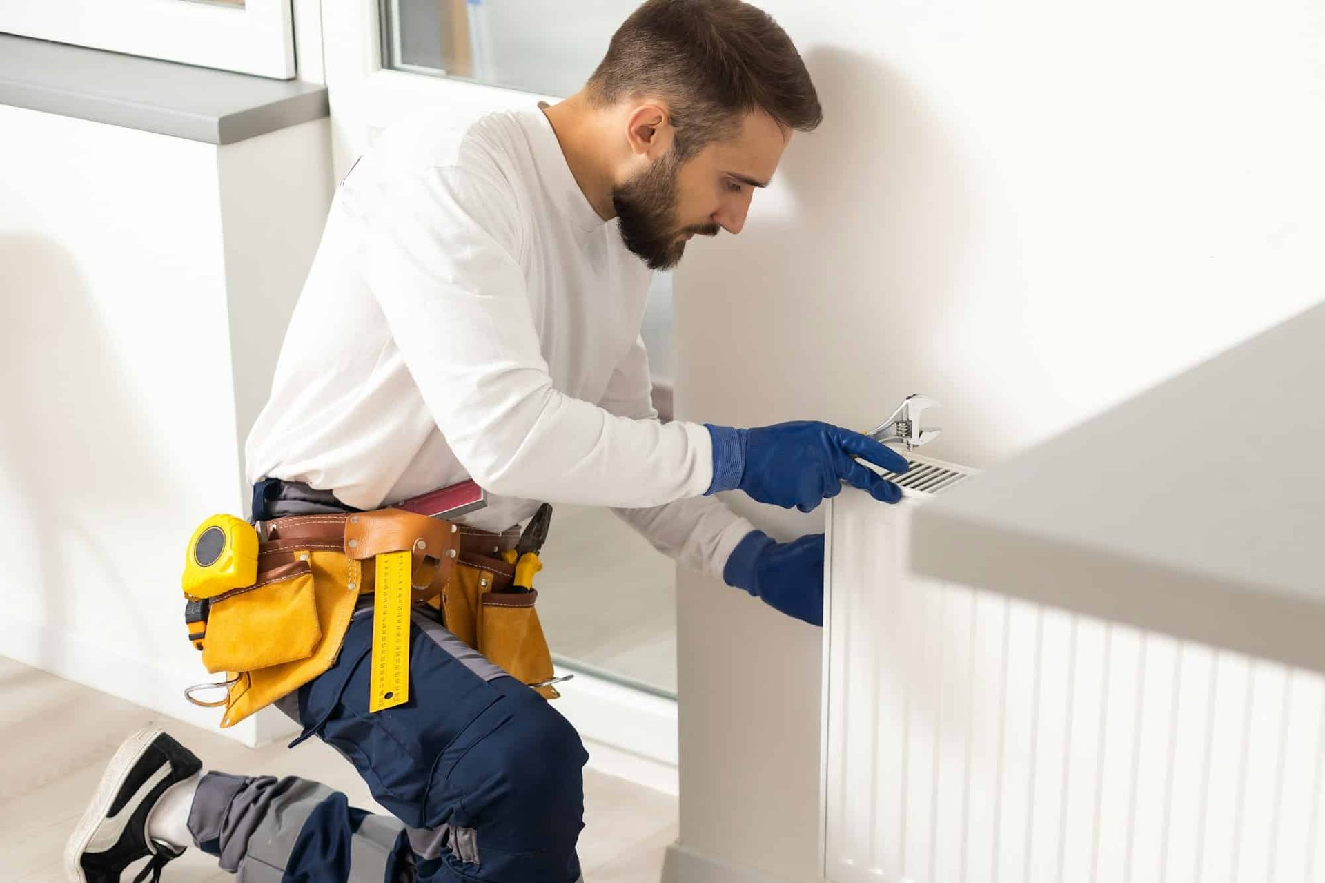 Guide pratique pour fixer un radiateur lourd sur placo Ameliorationfoyer — free download